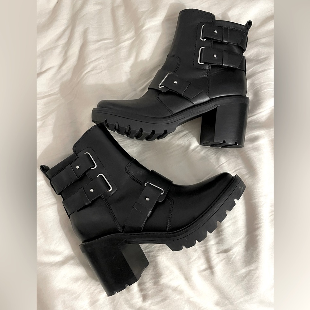 MARC FISHER Womens Black Prong Straps Cushioned Dream Moto
